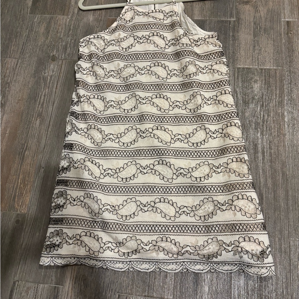Entro Dress - Picture 2 of 9